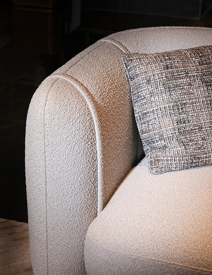 The Quiet Majesty of Home: How Interiors in 2026 Speak Without Shouting